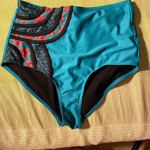 ModCloth ‘Geena’ high waist bikini bottom.